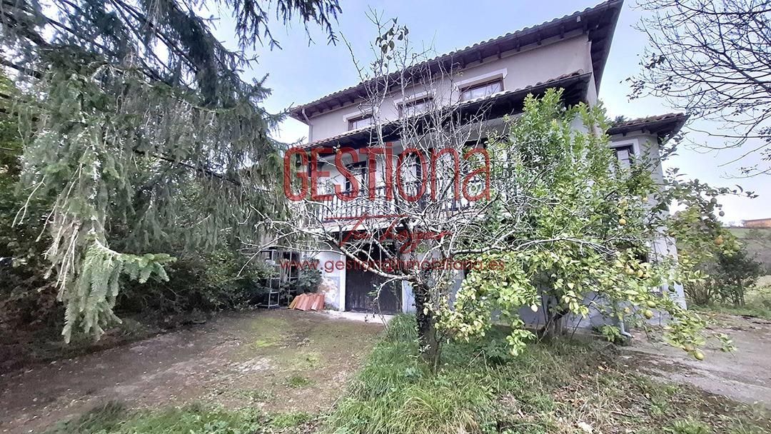 Vista exterior de Finca rústica en venda en Riotuerto amb Calefacció, Jardí privat i Balcó