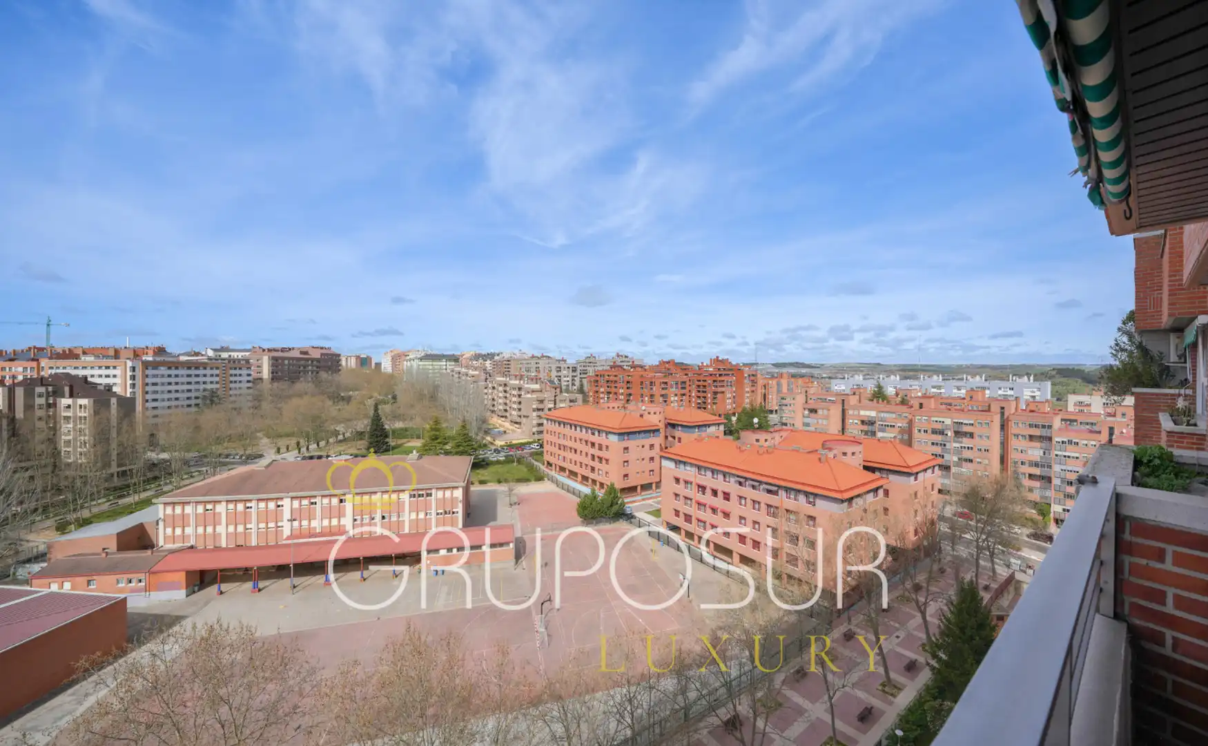 Außenansicht von Wohnung zum Verkauf in Valladolid mit Heizung, Privatgarten und Parkett