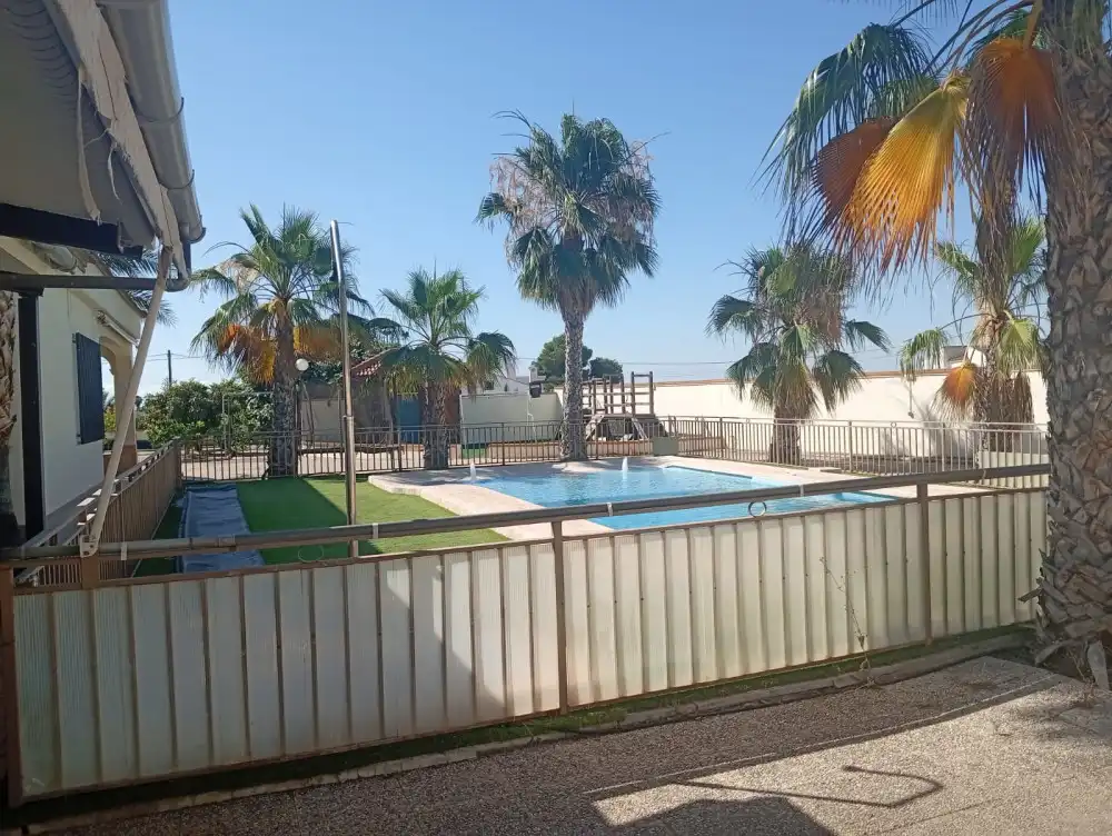 Swimming pool of Flat for sale in Crevillent