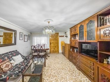 Doppelhaushälfte mit Garten zum Verkauf in Puente de Vallecas