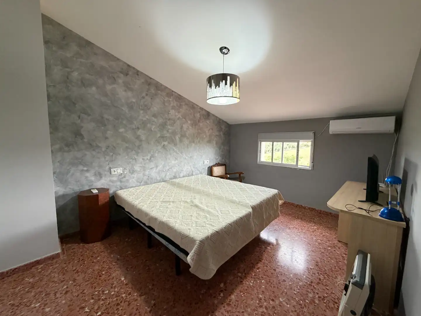 Dormitori de Casa o xalet en venda en Torreperogil amb Aire condicionat, Jardí privat i Traster