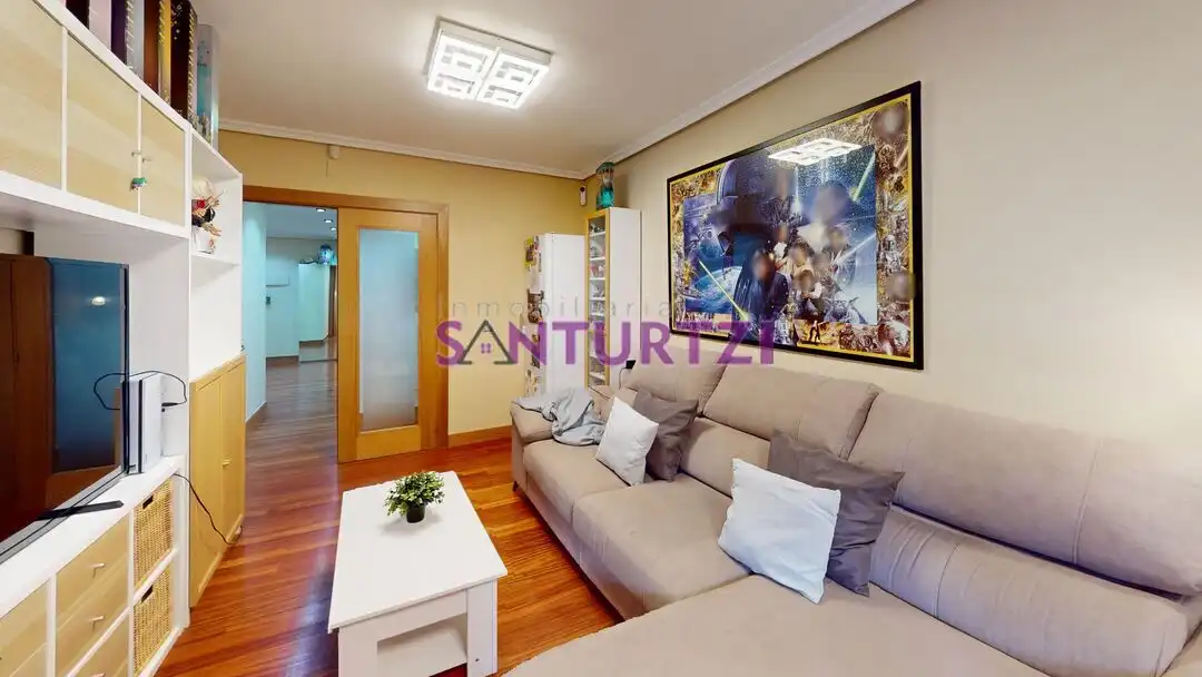 Sala de estar de Piso en venta en Santurtzi  con Calefacción, Terraza y Trastero