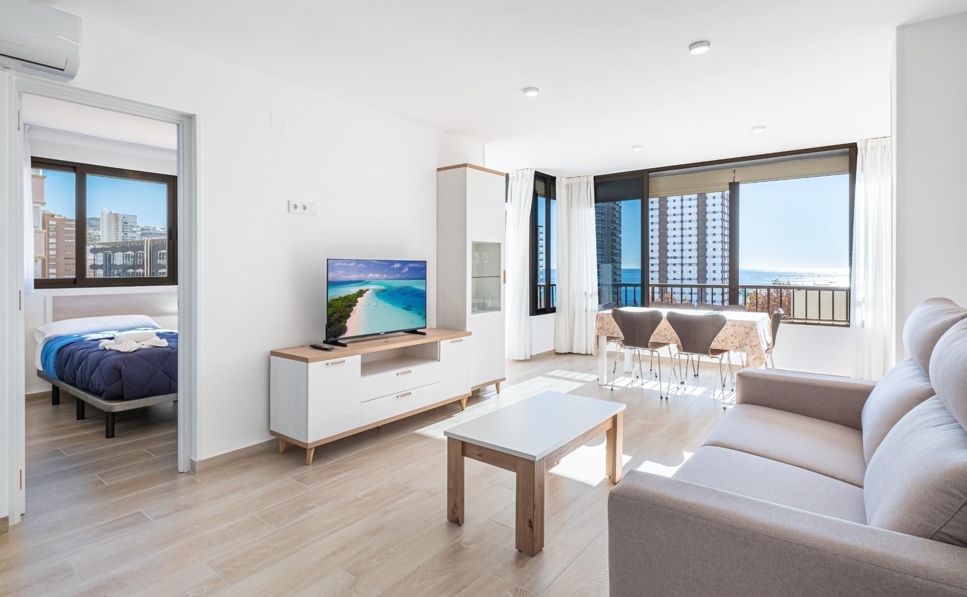 Sala d'estar de Apartament de lloguer en Benidorm amb Aire condicionat, Calefacció i Terrassa