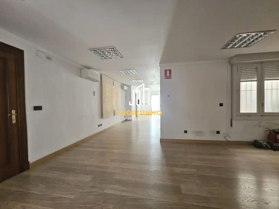 Flat for sale in  Logroño  with Air Conditioner, Heating and Storage room