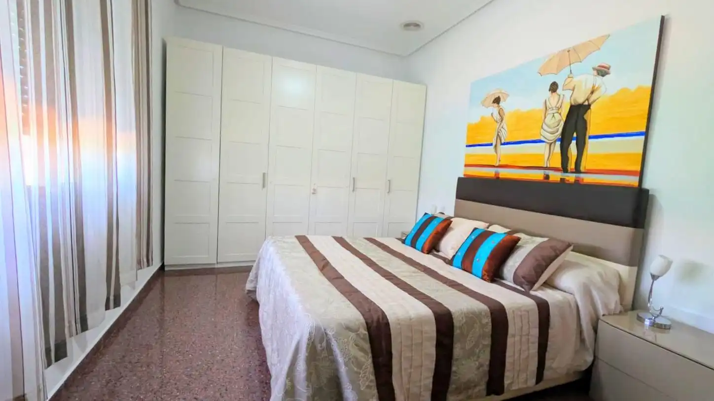 Dormitori de Casa o xalet en venda en Elche / Elx amb Aire condicionat, Calefacció i Jardí privat
