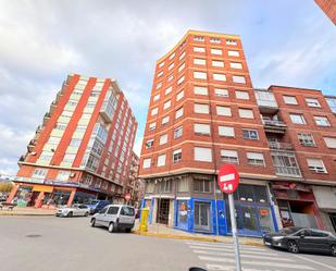Vista exterior de Pis en venda en Ponferrada amb Calefacció i Balcó