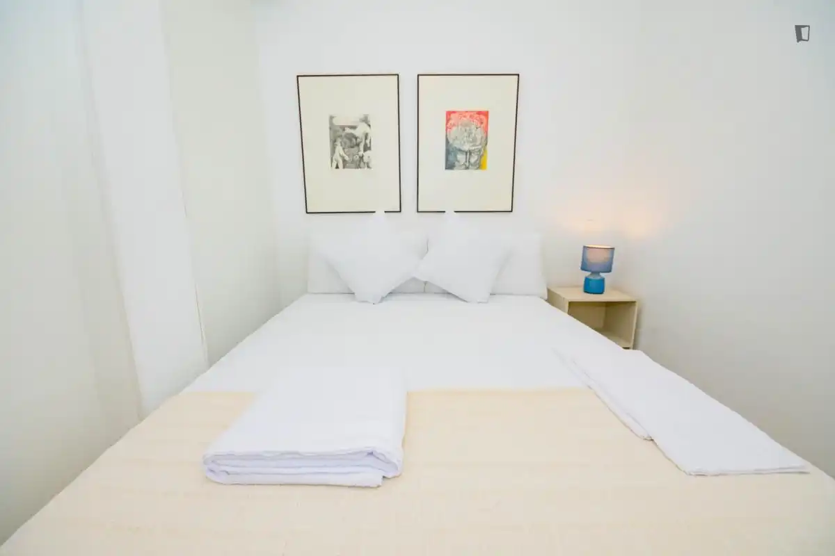 Schlafzimmer von Wohnungen zur Miete in Madrid mit Klimaanlage, Möbliert und Waschmaschine