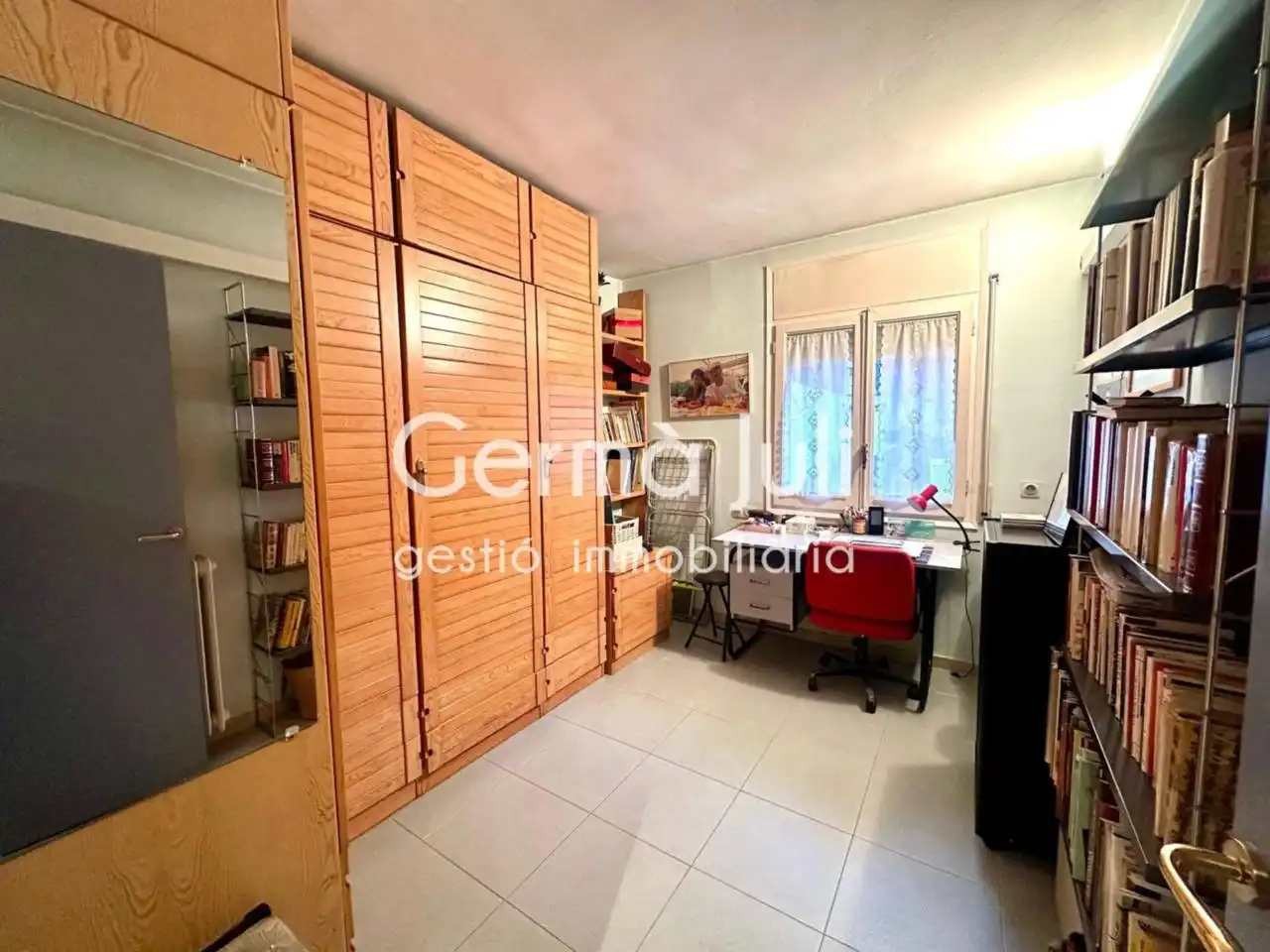 Dormitori de Casa o xalet en venda en Girona amb Calefacció i Terrassa