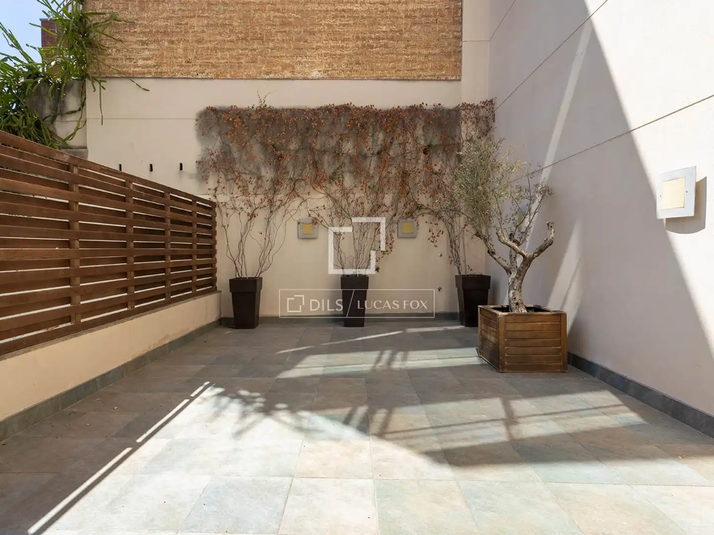 Houses for sale in Barcelona  with Air Conditioner, Terrace and Storage room