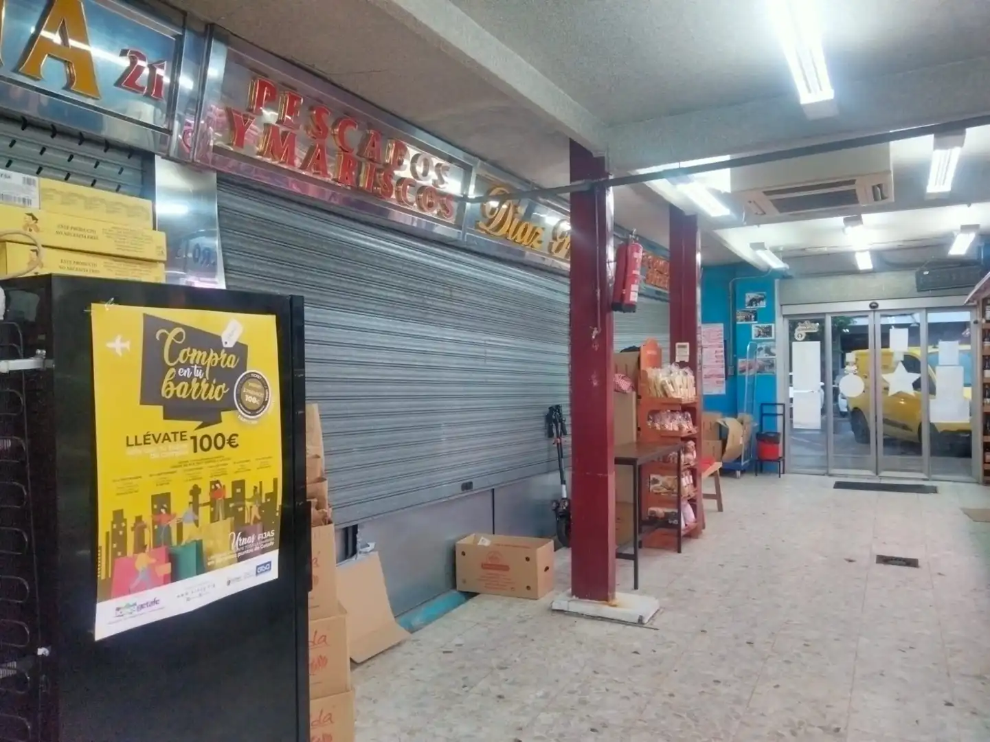 Local comercial en venda a Juan de la Cierva, imagen 2