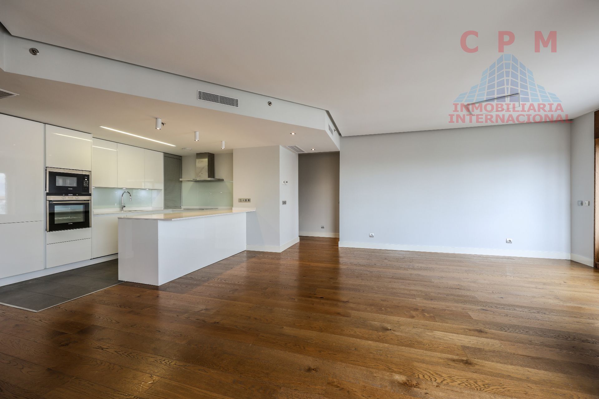 Living room of Flat to rent in  Madrid Capital  with Air Conditioner, Heating and Parquet flooring