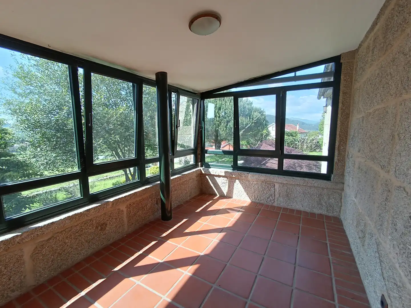 Terrassa de Casa o xalet en venda en Soutomaior amb Calefacció, Jardí privat i Terrassa