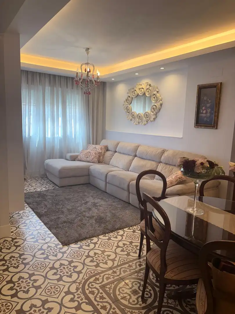 Sala de estar de Casa adosada en venta en Utrera con Aire acondicionado, Trastero y Balcón