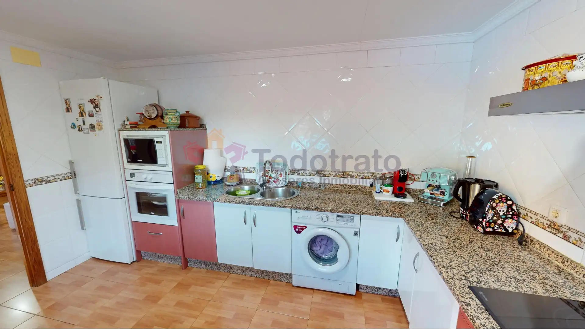 Cuina de Casa o xalet en venda en Alcalá de Guadaira amb Aire condicionat, Jardí privat i Piscina