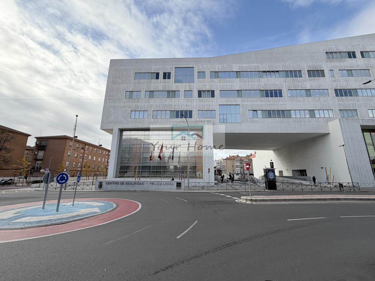 Vista exterior de Dúplex en venda en Torrejón de Ardoz amb Aire condicionat, Calefacció i Piscina comunitària