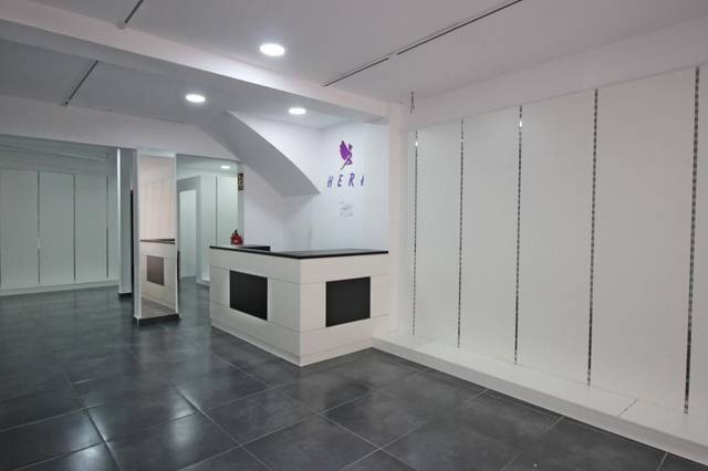 Local comercial en Alquiler en Barri del Centre