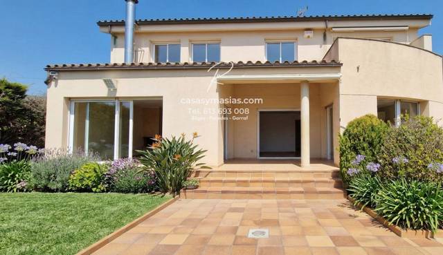 Casa-chalet en Venta en Pacs del Penedès