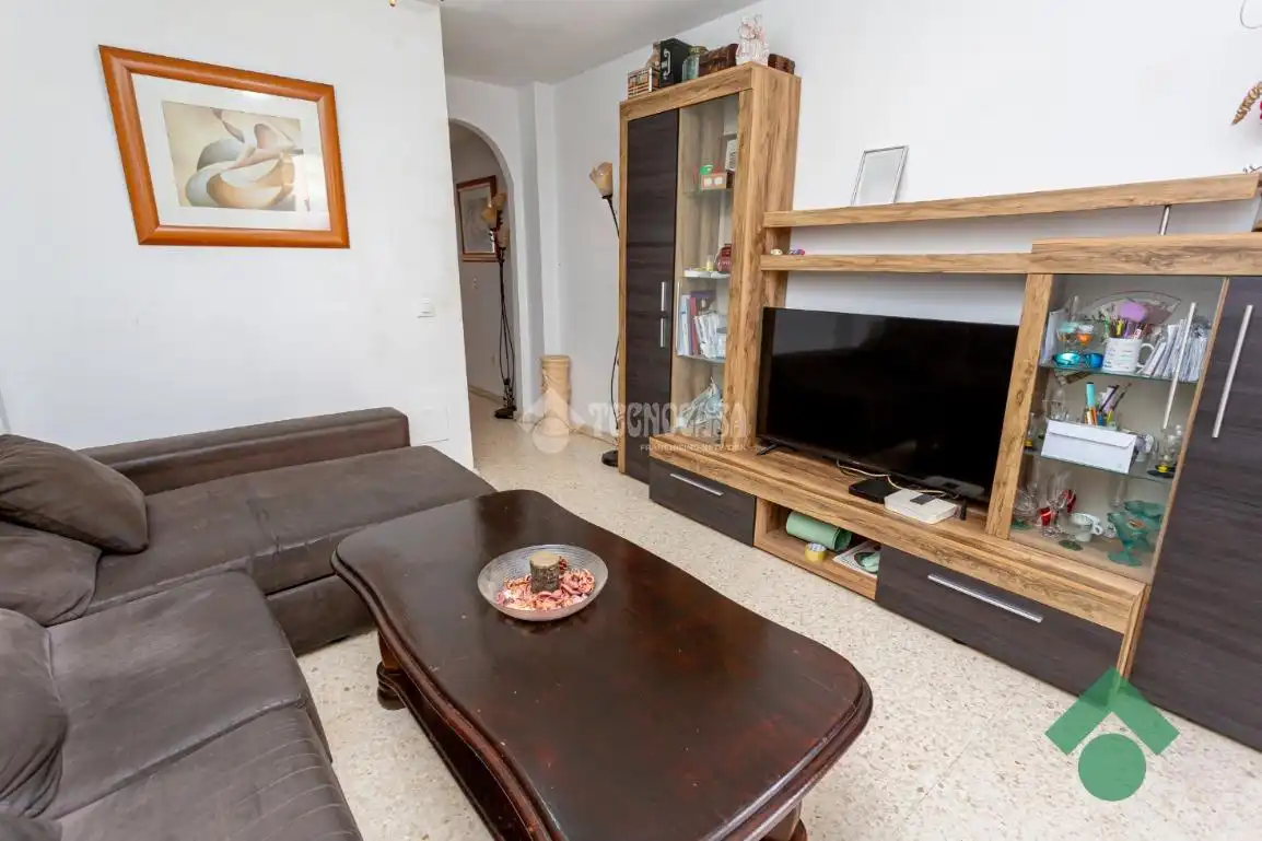 Sala de estar de Casa adosada en venta en Algeciras con Calefacción y Amueblado