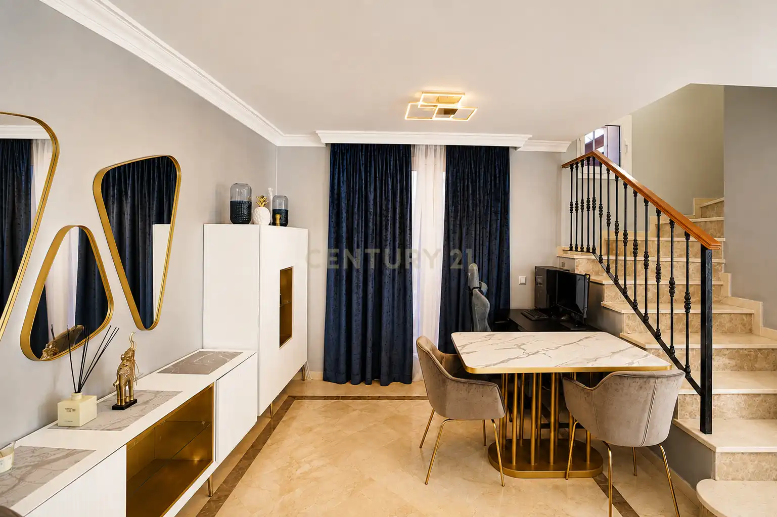 Living room of Houses for sale in Marbella  with Air Conditioner, Private garden and Oven