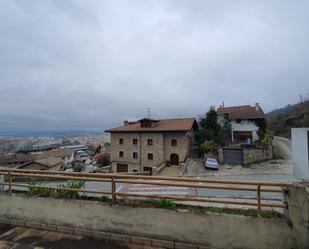 Vista exterior de Casa adosada en venda en Berrioplano / Berriobeiti amb Terrassa