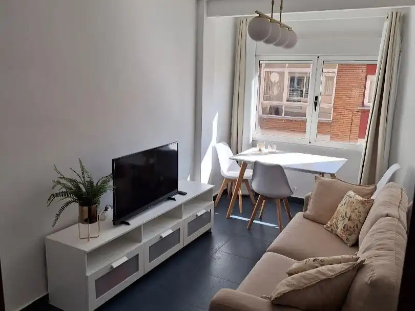 Flat for rent in Calle Ánforas, 11, San Mamés - La Palomera