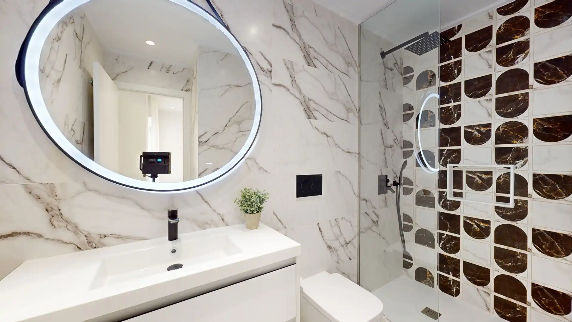 Baño de Piso en venta en Guardamar del Segura con Aire acondicionado, Terraza y Piscina