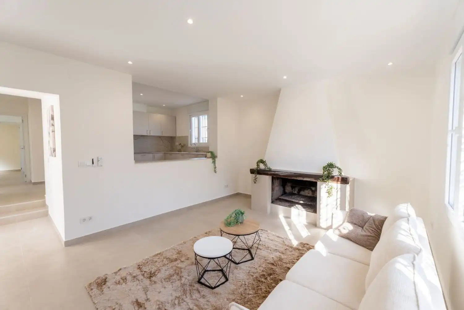 Detached house with pool for sale in Playa de los Locos, imagen 5