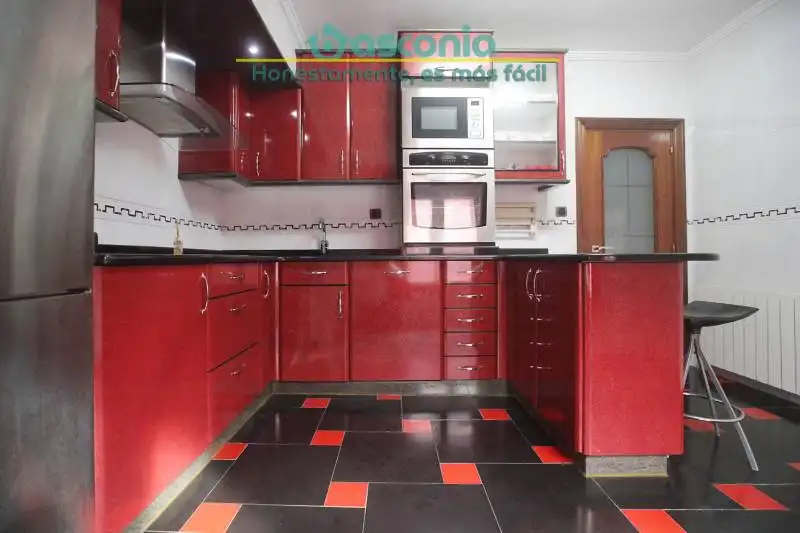 Kitchen of Flat for sale in Basauri   with Heating and Furnished