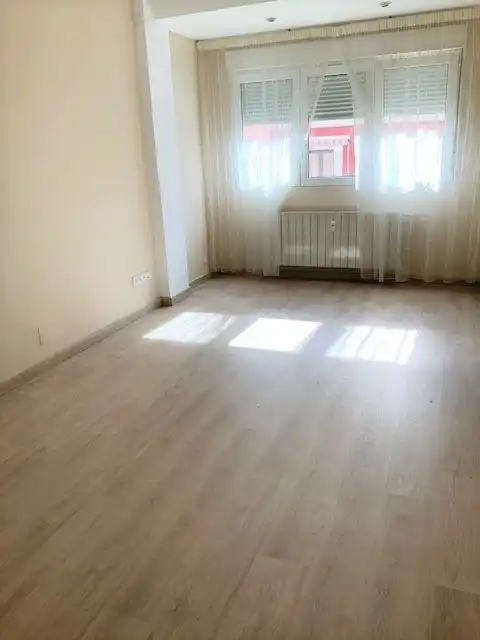 Flat with lift to rent in JUAN DUQUE