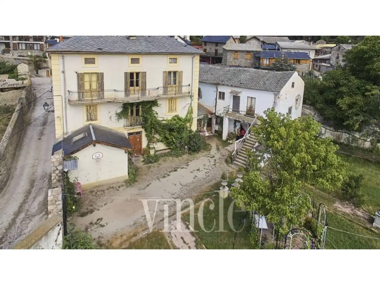 Exterior view of Buildings for sale in Ger