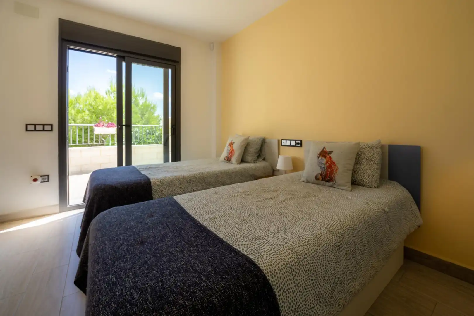 Dormitori de Casa o xalet en venda en Casarabonela amb Calefacció, Jardí privat i Terrassa