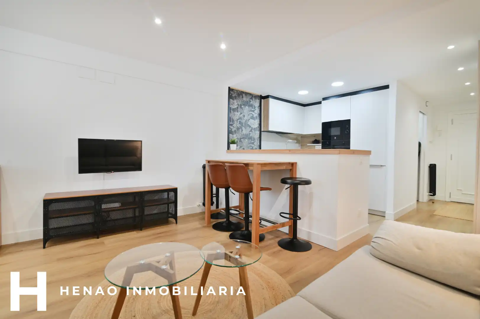 Sala de estar de Apartamento en venta en Bilbao  con Calefacción, Parquet y Amueblado