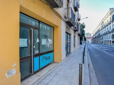 Locale commerciale in vendita a Av de les Voltes
