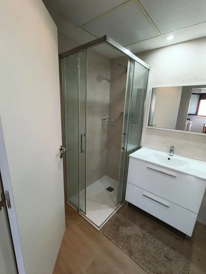 Badezimmer von Wohnung zur Miete in La Pobla de Farnals mit Möbliert, Balkon und Gemeinschaftspool