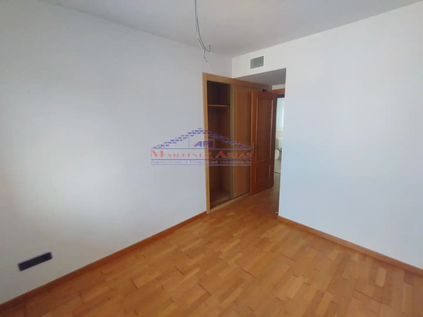 Habitación de Dúplex en venta en Linares con Calefacción, Parquet y Balcón