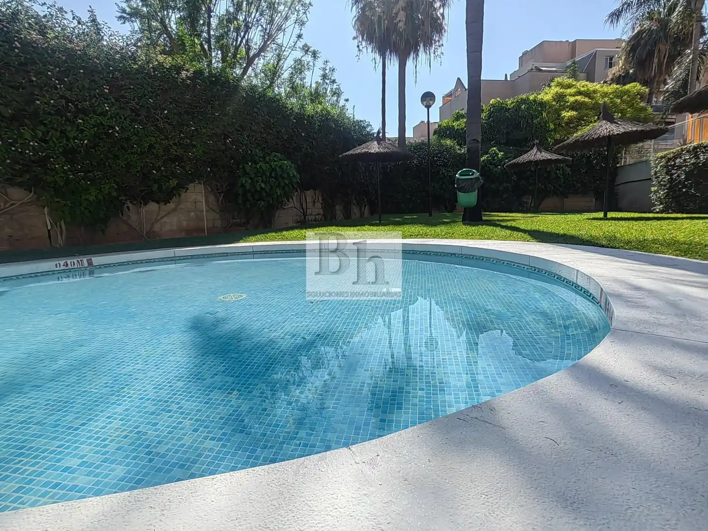 Piscina de Piso en venta en Málaga con Aire acondicionado, Jardín privado y Terraza