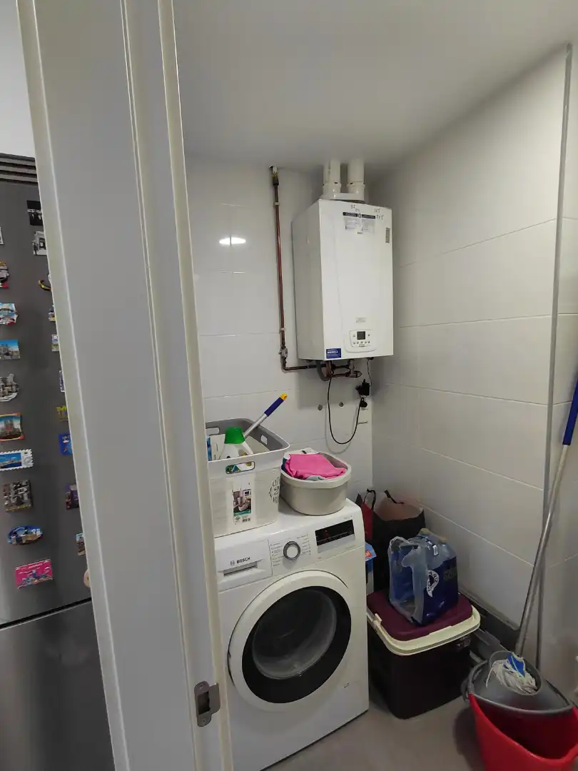 Badezimmer von Wohnung zum Verkauf in Oleiros mit Heizung, Privatgarten und Parkett