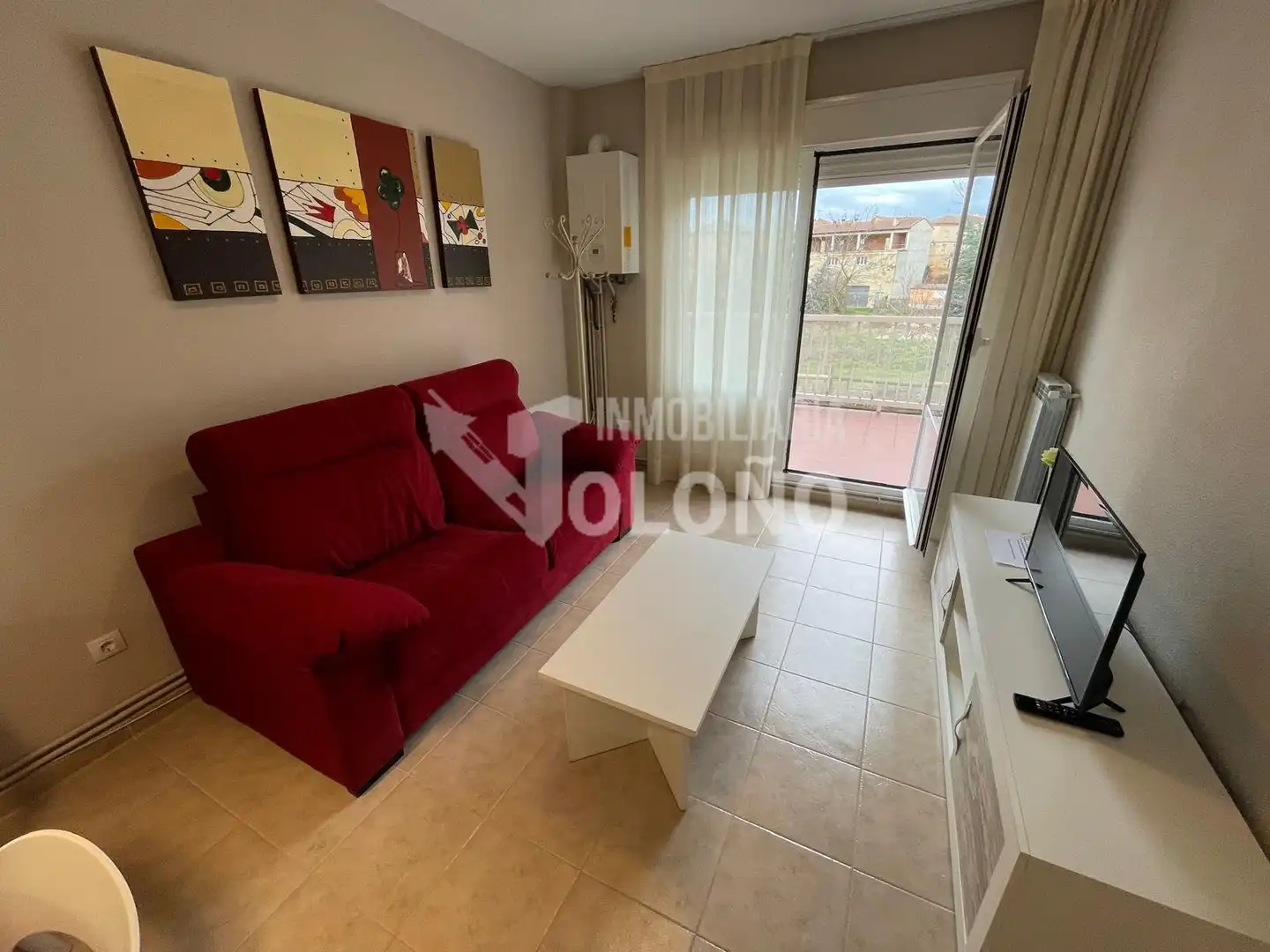 Sala d'estar de Apartament en venda en Cuzcurrita de Río Tirón amb Calefacció, Terrassa i Moblat