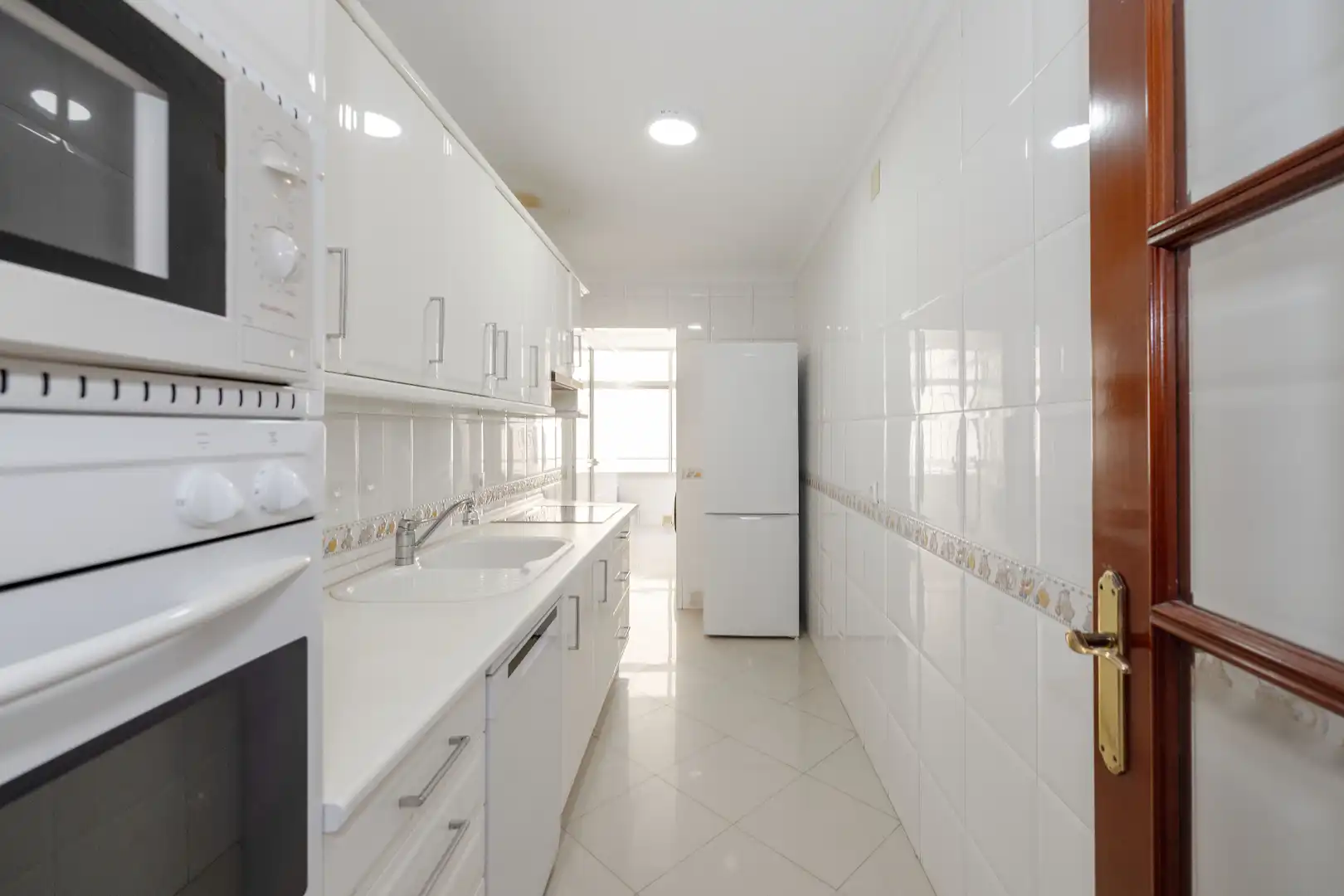 Küche von Wohnung zum Verkauf in Marbella mit Klimaanlage und Gemeinschaftspool