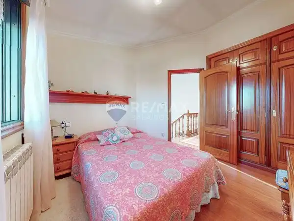Bedroom of Houses for sale in Vigo   with Heating, Private garden and Storage room
