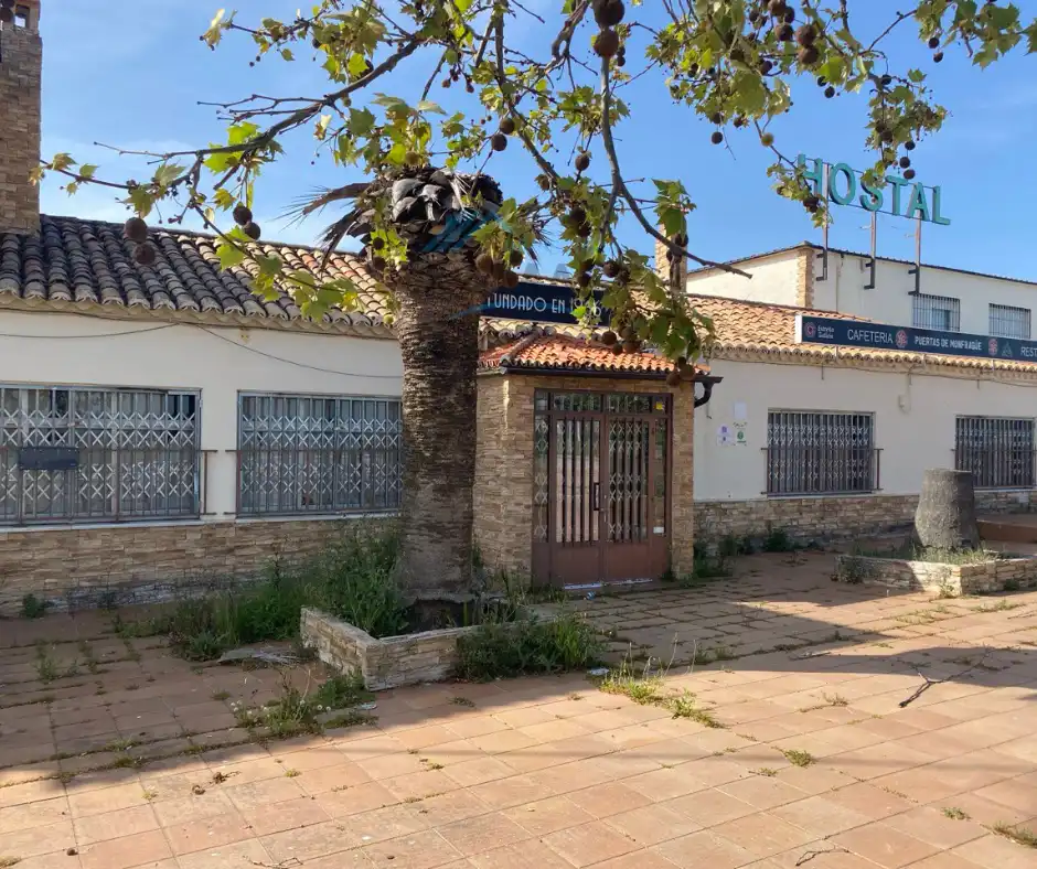 Vista exterior de Edificio en venta en Jaraicejo