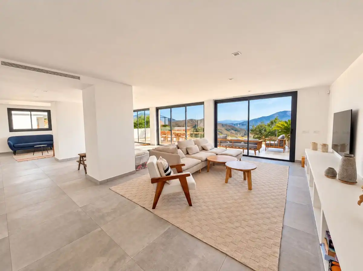 Sala d'estar de Casa adosada en venda en Ojén pueblo