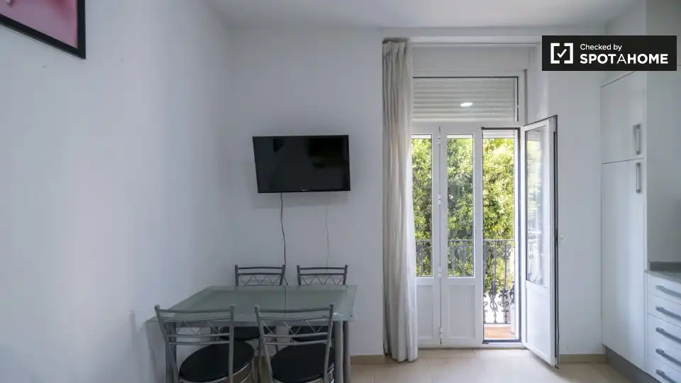 Habitación de Piso de alquiler en Valencia con Aire acondicionado, Calefacción y Amueblado