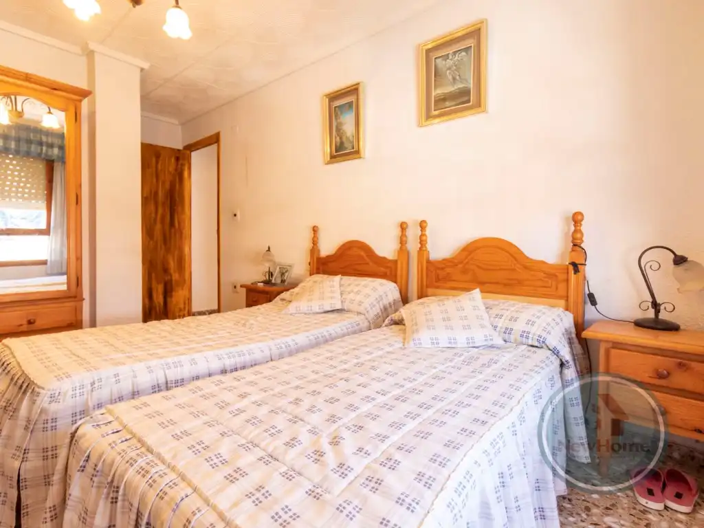 Habitación de Piso en venta en Santa Pola con Aire acondicionado y Balcón