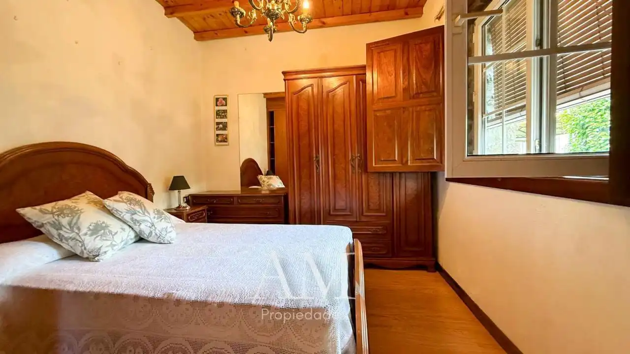 Habitación de Casa adosada en venta en Vigo  con Calefacción, Jardín privado y Trastero