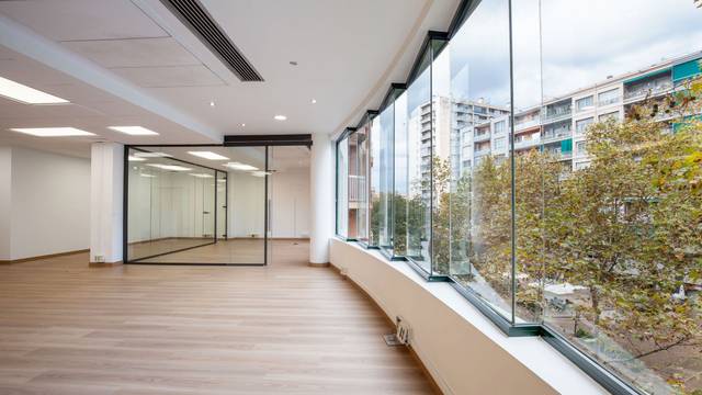Oficina en Alquiler en N/A en Barri de les Corts