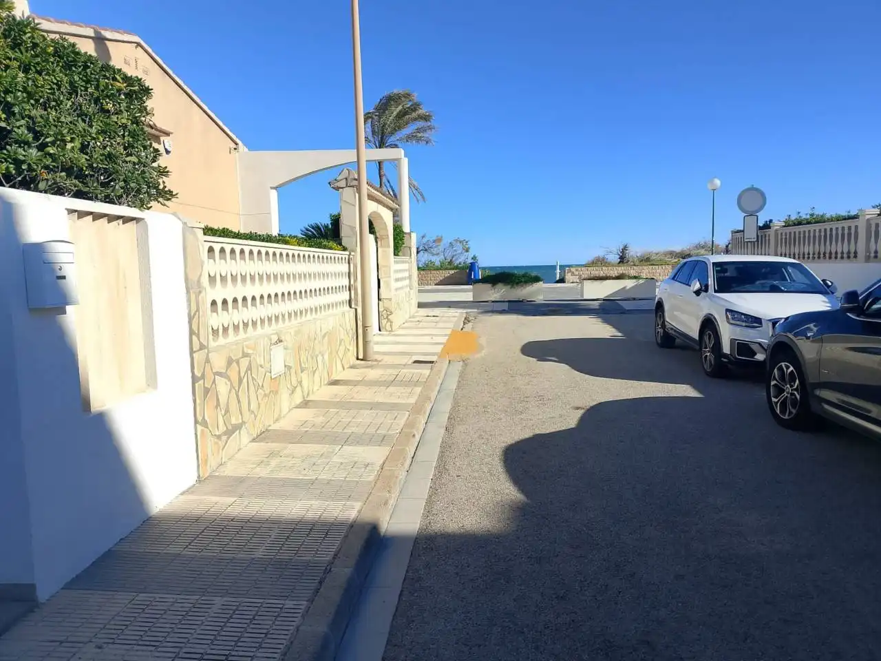 Exterior view of Study for sale in Oliva  with Air Conditioner and Furnished