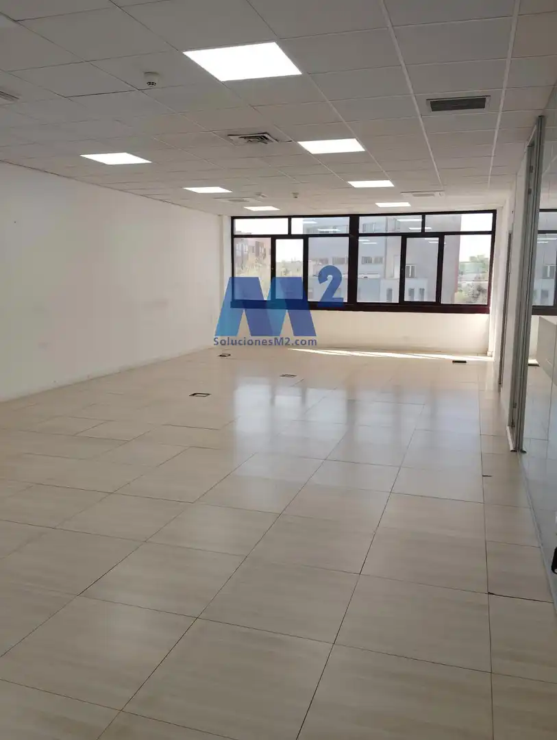 Office for rent in Rejas
