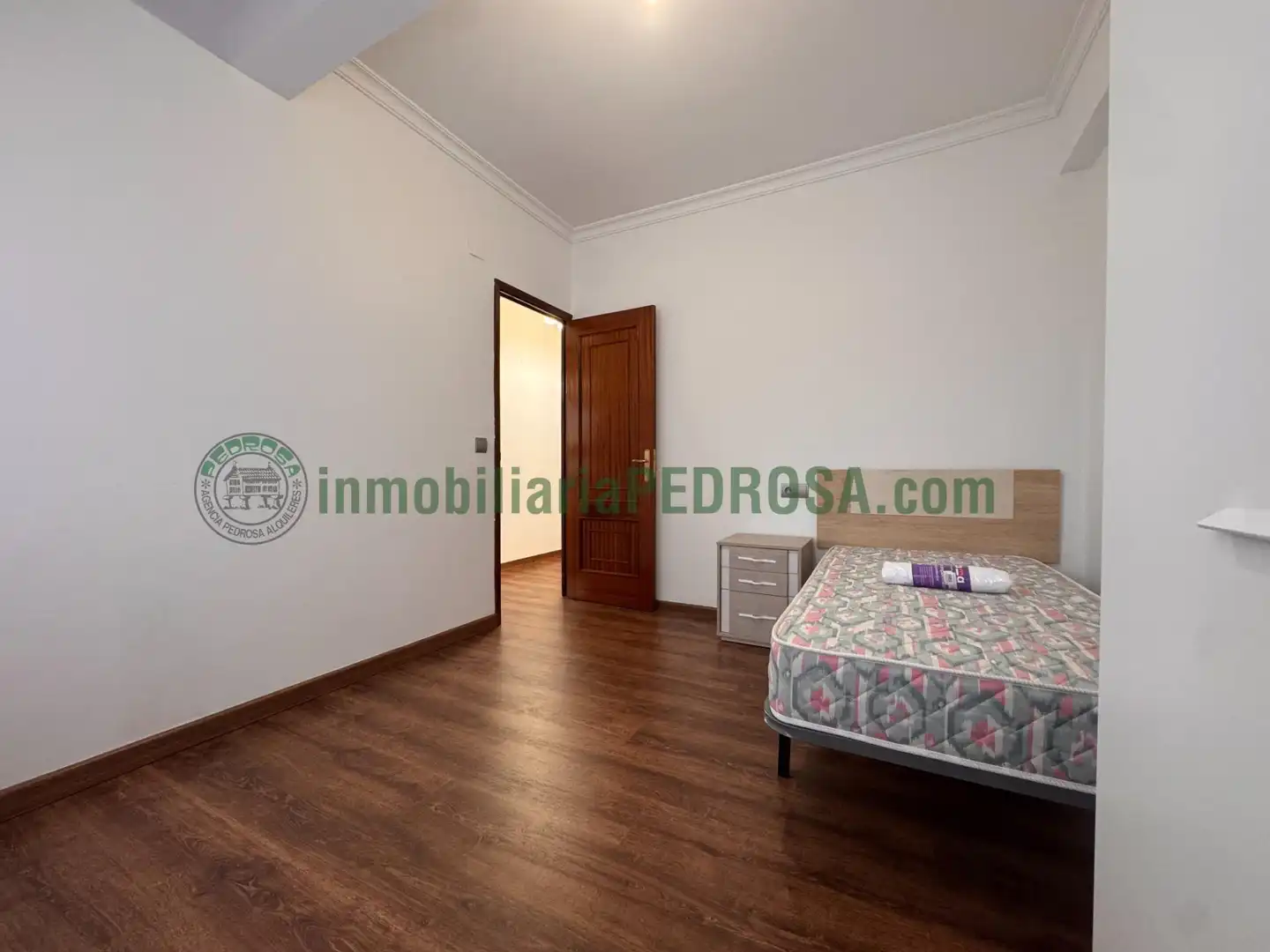 Piso de alquiler en GERARDO ALVAREZ LIMESES, Zona de Plaza de Barcelos