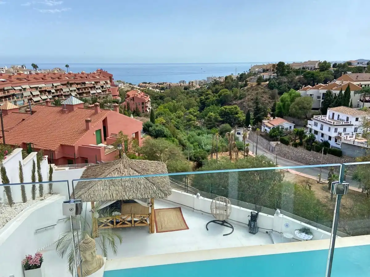 Exterior view of Houses for sale in Fuengirola  with Air Conditioner, Terrace and Furnished